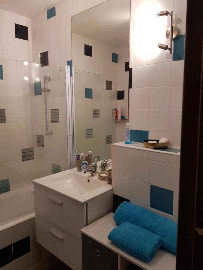 Chambre Spacieuse - Dressing - Sdb Communes - Parking Prive 님 외부 사진