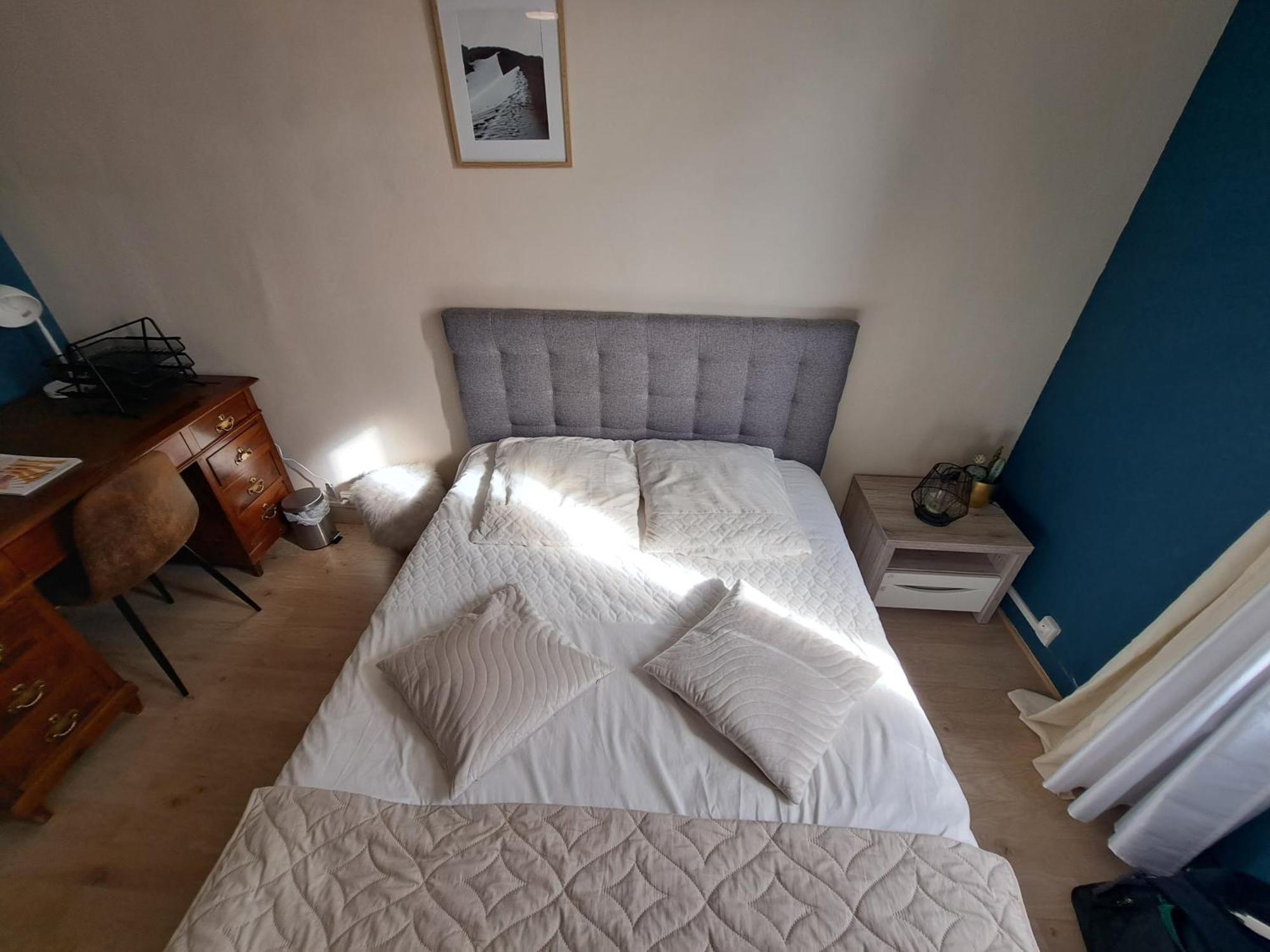 Chambre Spacieuse - Dressing - Sdb Communes - Parking Prive 님 외부 사진